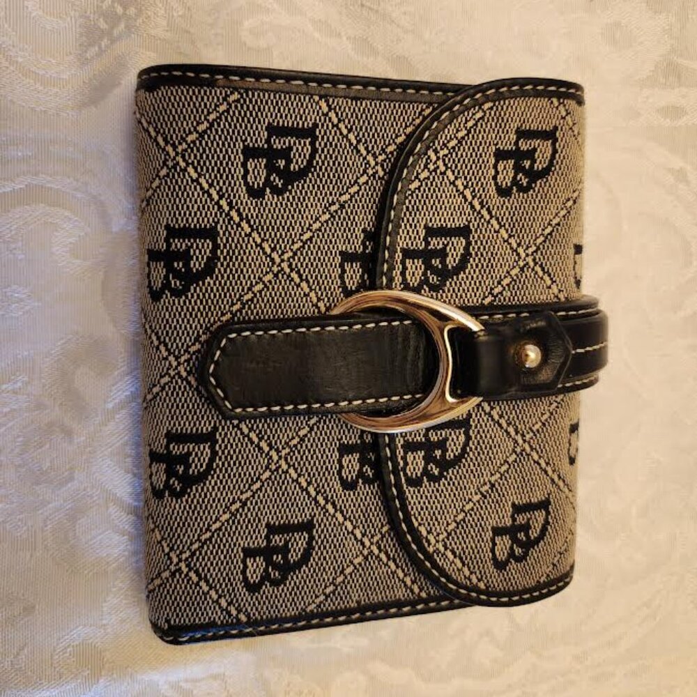 DOONEY & BOURKE COMPACT SMALL WALLET